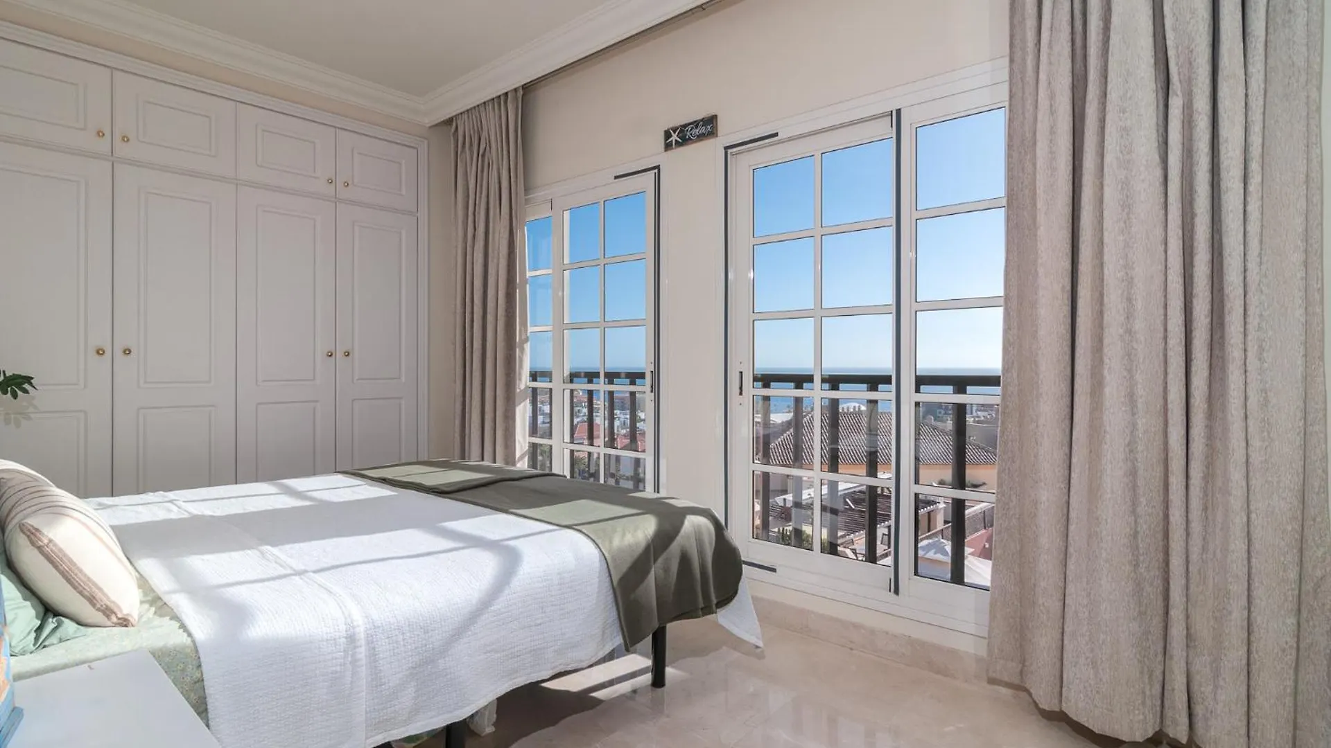 Beautiful 2 Bedroom Penthouse Terrazas Del Duque アデヘ 0*,