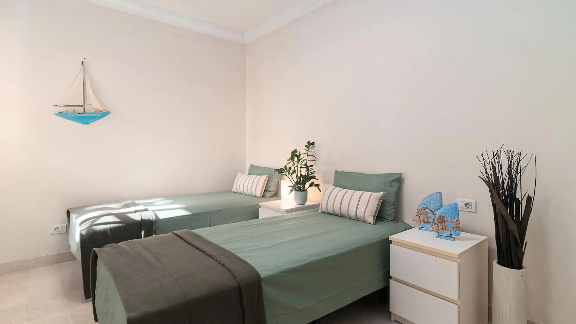 アパート Beautiful 2 Bedroom Penthouse Terrazas Del Duque アデヘ