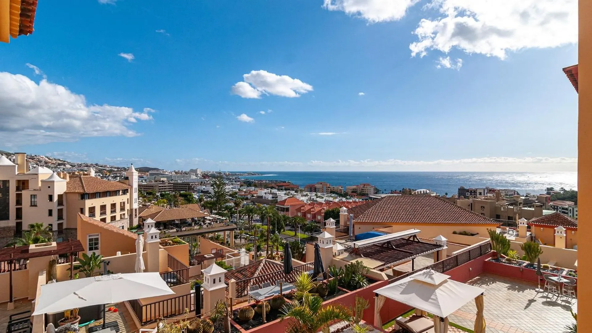 Beautiful 2 Bedroom Penthouse Terrazas Del Duque アデヘ