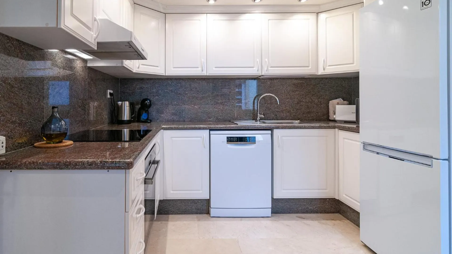 Beautiful 2 Bedroom Penthouse Terrazas Del Duque أذيخي 0*,  إسبانيا